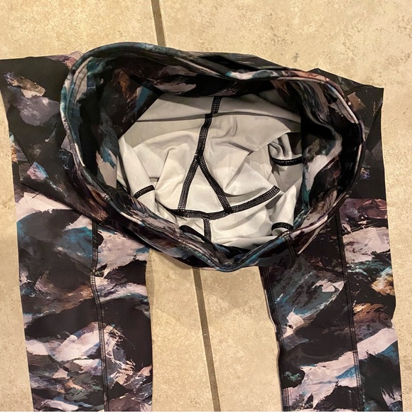 Lululemon Leggings - Picture 11 of 15